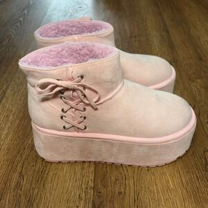 Sugar Thrillz Pink Platform Boots Faux Shearling Lined Lace Up Ankle boots sz 10